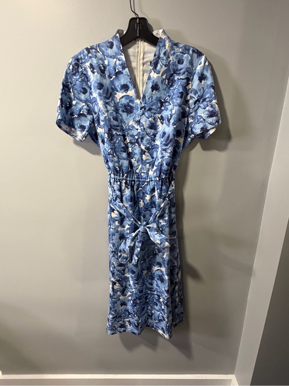 Orvis Blue Floral V-Neck Tie-Waist Dress